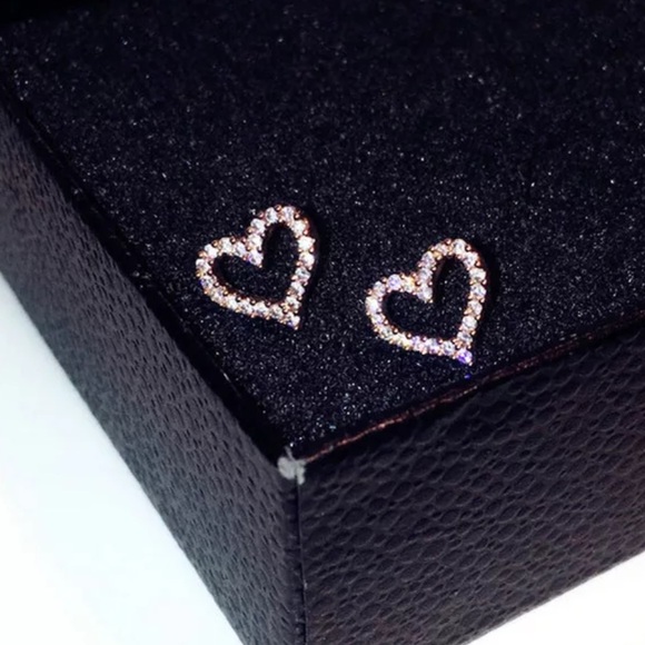 925 Sterling Silver Color Heart Zircon Stud - Picture 2 of 3